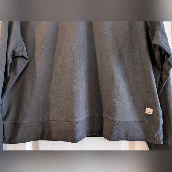Vuori Daydream Crew Long Sleeve Shirt Black Heather Size L Athleisure Minimalist - Picture 6 of 15
